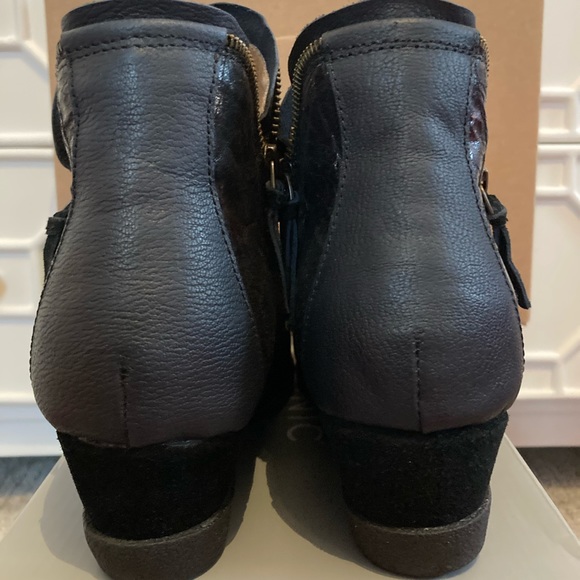 Halsa footwear Dana ankle bootie - Picture 10 of 15